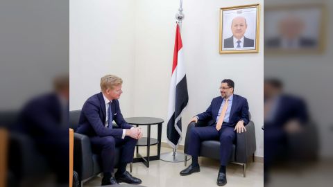 رئيس الوزراء يستقبل المبعوث الخاص للأمم المتحدة إلى اليمن