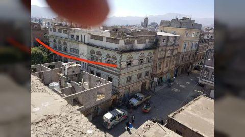 قتيل وجريح في اشتباكات حوثية إثر خلاف على منزل منهوب بمدينة إب