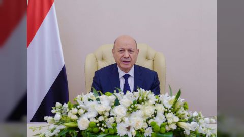 رئيس مجلس القيادة في خطاب للشعب: الأمة التي تجتمع على الخير لا تهزم أبدا