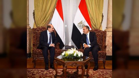 وزير الخارجية يبحث مع نظيره المصري تنسيق المواقف تجاه قضايا المنطقة ذات الاهتمام المشترك