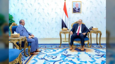 عضو مجلس القيادة اللواء الزُبيدي يطّلع على الأوضاع بمحافظة البيضاء