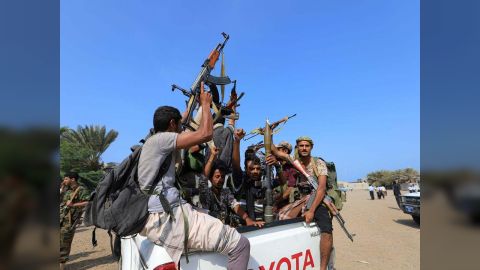 مأساة حجور... مسؤولة حقوقية تكشف عن انتهاكات جسيمة ارتكبتها مليشيا الحوثي