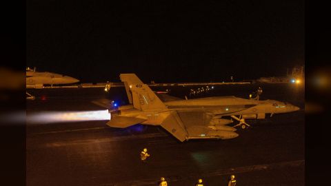 لماذا تختلف الضربات الأميركية ضد الحوثيين هذه المرة؟