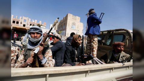 جواسيس وفرق قمع حوثية لإرهاب سكان صعدة وصنعاء