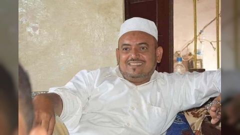 زبيد... مليشيا الحوثي تقتحم منزل الباحث والمؤرخ عرفات الحضرمي وتختطفه إلى جهة مجهولة