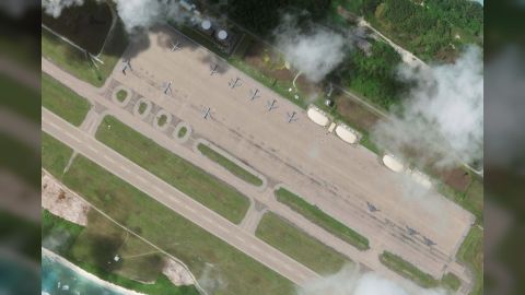 استراتيجية قطع الرؤوس... أسوشيتد برس: الحملة الجوية الأميركية الجديدة ضد الحوثيين أكثر كثافة واتساعا