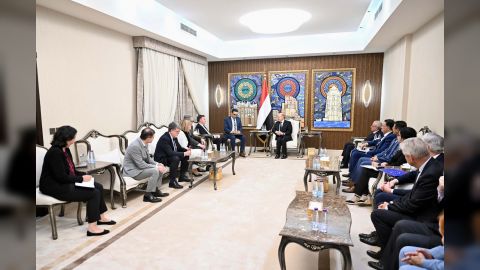 الرئيس العليمي يدعو الاتحاد الاوروبي الى الالتحاق بالضغوط القصوى ضد المليشيات الحوثية