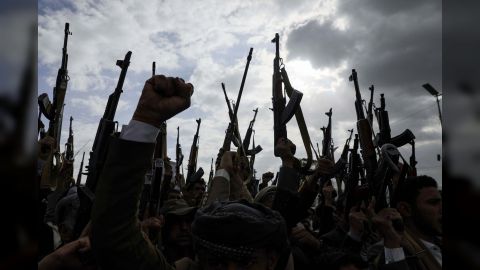 تقرير بريطاني: الحوثيون يستغلون أزمة البيئة لتعزيز سلطتهم على اليمنيين