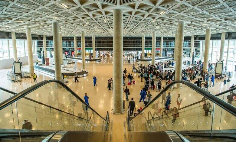 يمنييون عالقون في الأردن بعد استهداف مطار صنعاء بغارات إسرائيلية