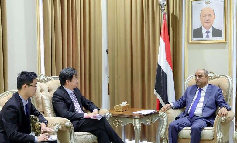 رئيس الوزراء يؤكد تطلع اليمن الى زيادة الدعم الصيني في الجوانب الاقتصادية والخدمية