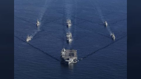 موقع: بريطانيا تخطط لمهاجمة الحوثيين حال مهاجمتهم لحاملة طائرات رئيسية تستعد للعبور عبر باب المندب