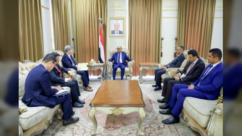 رئيس الوزراء يستقبل سفير جمهورية كوريا لدى اليمن