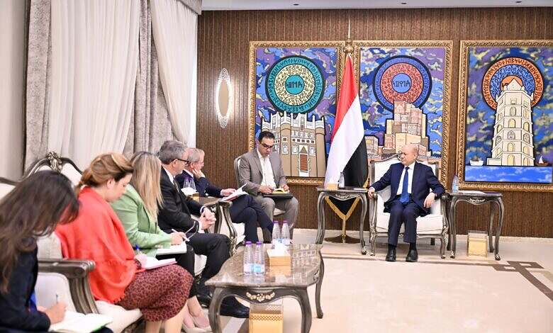 رئيس مجلس القيادة يستقبل نائب الامين العام للاتحاد الاوروبي