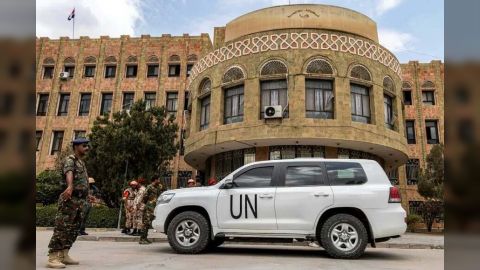 عام من الاحتجاز... منظمتان دوليتان تطالبان مليشيا الحوثي بالإفراج الفوري عن العاملين الإنسانيين