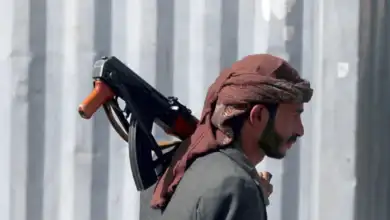 مقتل وإصابة نحو 17 شخصًا برصاص مسلح حوثي داخل مسجد في رداع