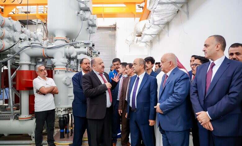رئيس الوزراء يزور عدد من محطات الكهرباء في عدن ويوجه بتنفيذ إجراءات لرفع القدرات التوليدية