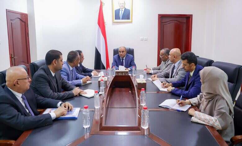 رئيس الوزراء يوجه بوضع مسار عاجل لتنفيذ خطط الاتصالات وتطوير البنية التحتية للقطاع