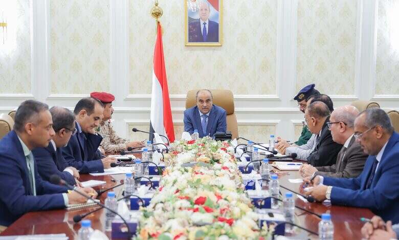 رئيس الوزراء يترأس اجتماع للجنة العليا لمكافحة التهريب