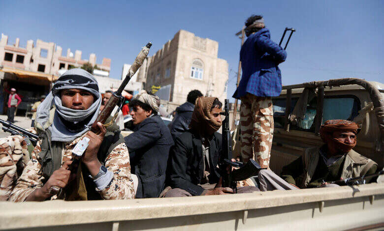 المليشيا تدفع بتعزيزات عسكرية جديدة إلى جبهات مأرب وتعز والضالع
