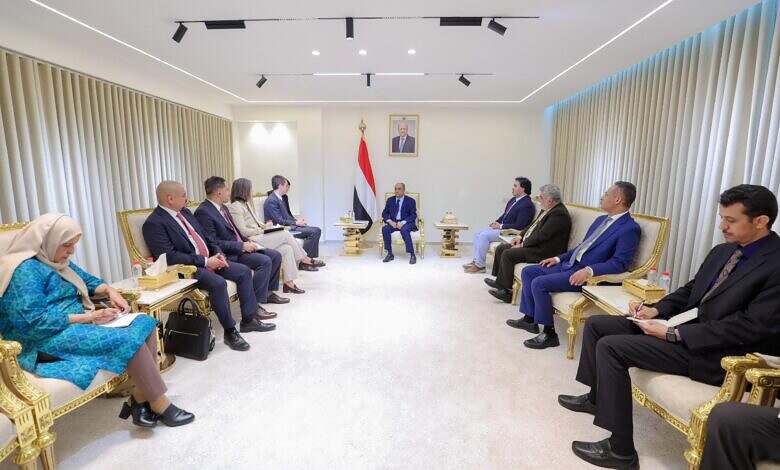 رئيس الوزراء يستقبل في عدن وفد البنك الدولي