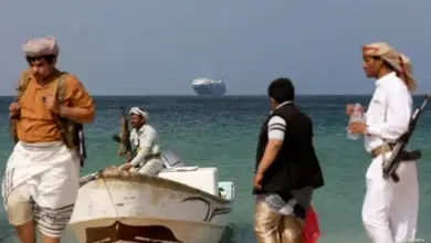صحيفة أميركية: الحوثيون يحولون البحر الأحمر إلى ساحة تمرد بحري.. فهل من سبيل لردعهم؟