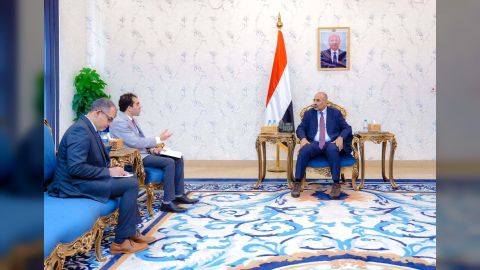 عضو مجلس القيادة اللواء الزُبيدي يشيد بالتدخلات الإنسانية للجنة الدولية للصليب الأحمر