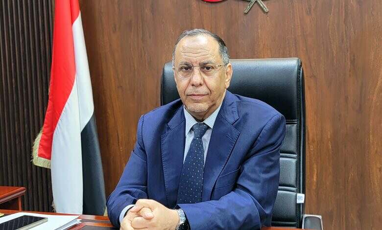 وزير الصناعة والتجارة يهيب بالسلطات المحلية والامنية التعاون مع لجان التفتيش لضبط الأسعار