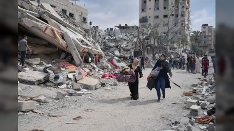 17 امرأة يواجهن الموت... مركز حقوقي يطالب الحكومة اليمنية بالتدخل العاجل لإجلاء رعاياها في غزة