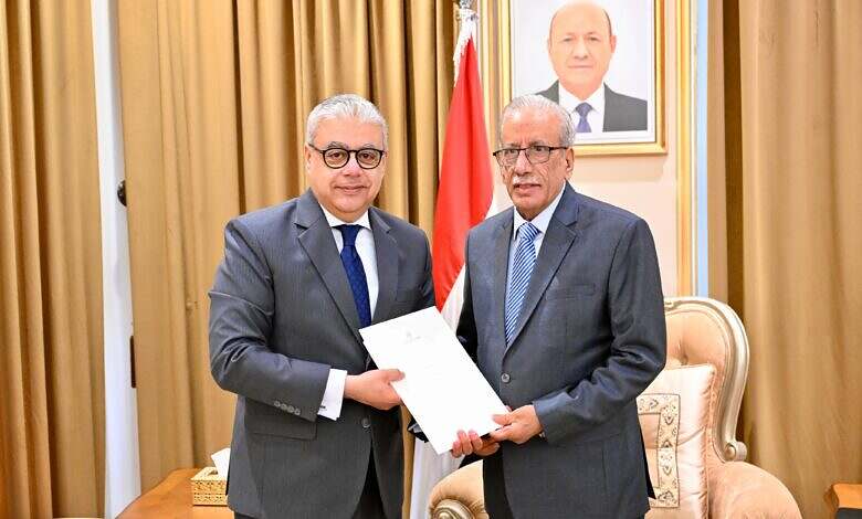 الرئيس العليمي يتلقى دعوة من رئيس جمهورية مصر لحضور افتتاح المتحف المصري الكبير