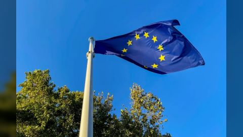 الاتحاد الأوروبي يدين حملة الاعتقالات الجديدة التي نفذها الحوثيون بحق موظفي الأمم المتحدة باليمن