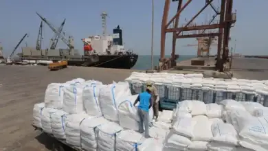 "الغذاء العالمي" يُعلق جميع أنشطته في مناطق سيطرة الحوثيين عقب اختطاف 15 من موظفيه