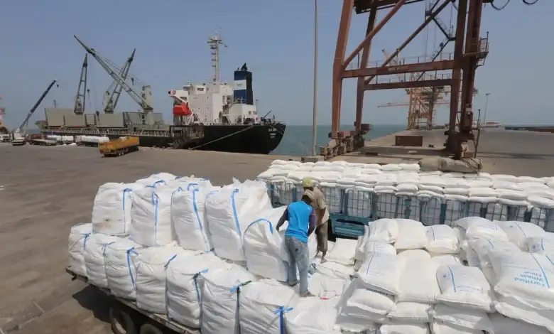 "الغذاء العالمي" يُعلق جميع أنشطته في مناطق سيطرة الحوثيين عقب اختطاف 15 من موظفيه