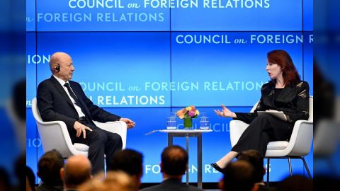 رئيس مجلس القيادة يؤكد التمسك بنهج السلام المستند إلى قوة الدولة وسيادتها لا التنازلات للانقلابيين