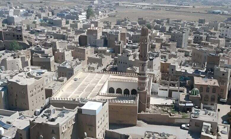 البيضاء.. مليشيا الحوثي تقتحم الجامع الكبير في رداع وتطرد القائمين عليه