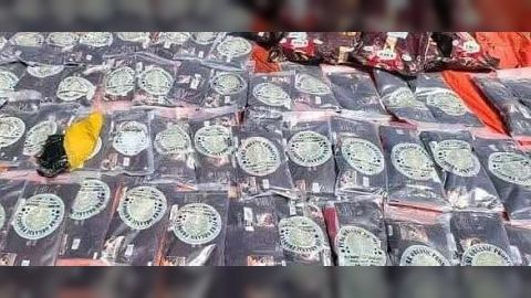 ضبط قارب تهريب يحمل طنًّا من المواد المخدرة في منطقة خور عميرة بلحج