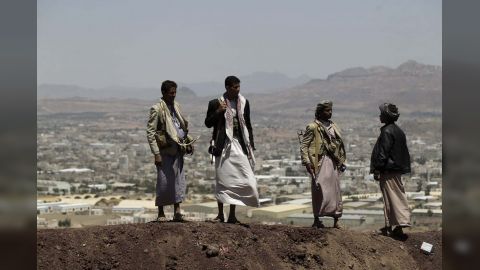 3 مراحل تنفذ خلال 15 شهرا... تقرير أمريكي يستعرض خطة استراتيجية ضد الحوثيين في اليمن