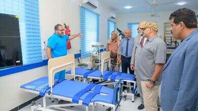 عضو مجلس القيادة طارق صالح يتفقد مركز 2 ديسمبر للعلاج الطبيعي والتأهيل