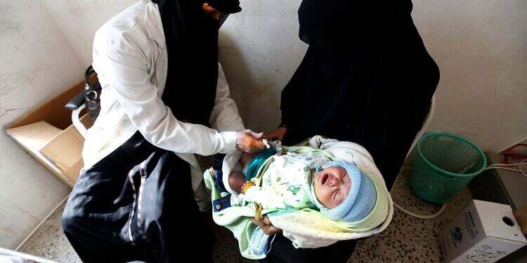 الأمم المتحدة: نحو مليوني امرأة وفتاة يمنية ستفتقدن للرعاية والحماية بسبب خفض التمويل