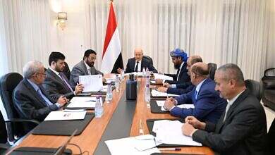 مجلس القيادة الرئاسي يواصل مناقشة المستجدات الاقتصادية ويقر إجراءات لتعزيز مسار الإصلاحات