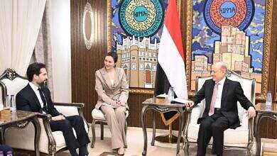 رئيس مجلس القيادة يستقبل القائم بأعمال سفارة الولايات المتحدة