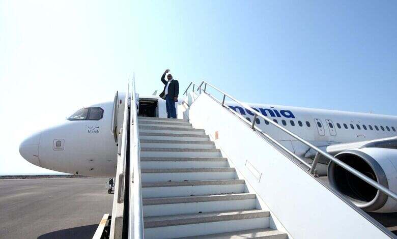 عضو مجلس القيادة طارق صالح يغادر مطار المخا الدولي للمشاركة في قمة المناخ