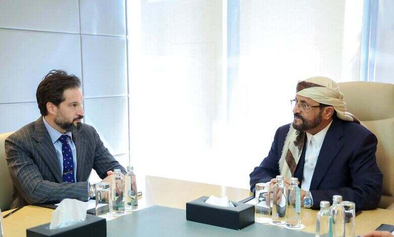 العرادة يبحث مع القائم بأعمال السفارة الأمريكية مستجدات الأوضاع في اليمن والمنطقة