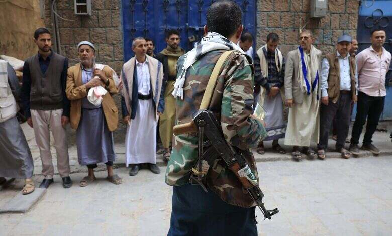 تهم "التجسس" تطال الجميع.. الحوثيون ينتقمون من اليمنيين بعد توقف حرب غزة