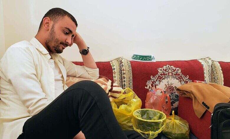 مع قرب انتهاء محكوميته.. مليشيا الحوثي تستأنف محاكمة الصحفي المختطف محمد المياحي