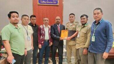 السفارة اليمنية في ماليزيا تعلن تحرير مواطنين من عصابة احتيال في كمبوديا