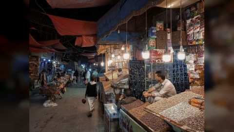 تقرير أممي: ارتفاع كلفة سلة الغذاء في مناطق سيطرة الحوثيين بنحو 17% عن مناطق سيطرة الحكومة