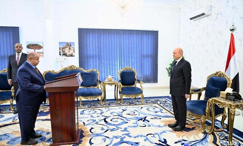 محافظ حضرموت يؤدي اليمين الدستورية امام رئيس مجلس القيادة الرئاسي