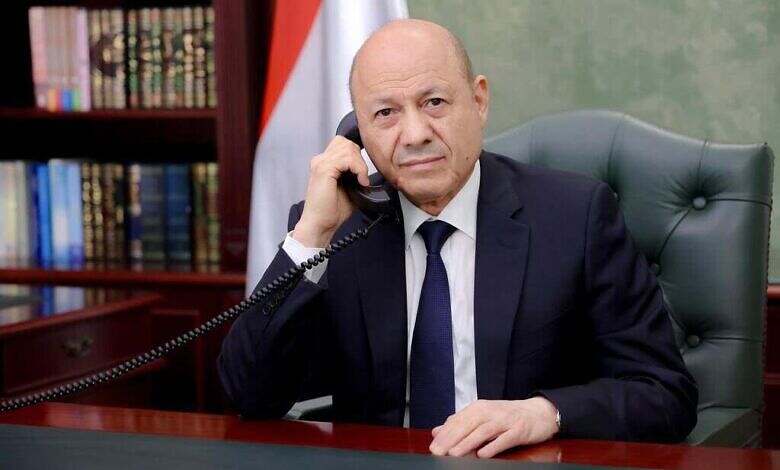 رئيس مجلس القيادة يؤكد التزام الدولة بتثبيت الامن والاستقرار في حضرموت