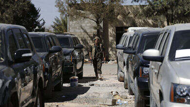 انتهاكات المليشيات الحوثية بحق العاملين في المنظمات الدولية تسببت بتوقف المشاريع الإغاثية والإنسانية