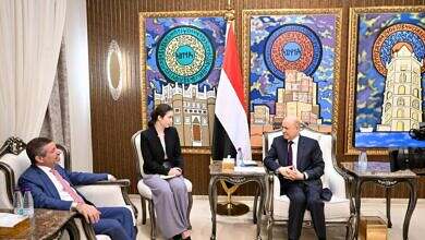 رئيس مجلس القيادة يستقبل سفير الولايات المتحدة الأميركية